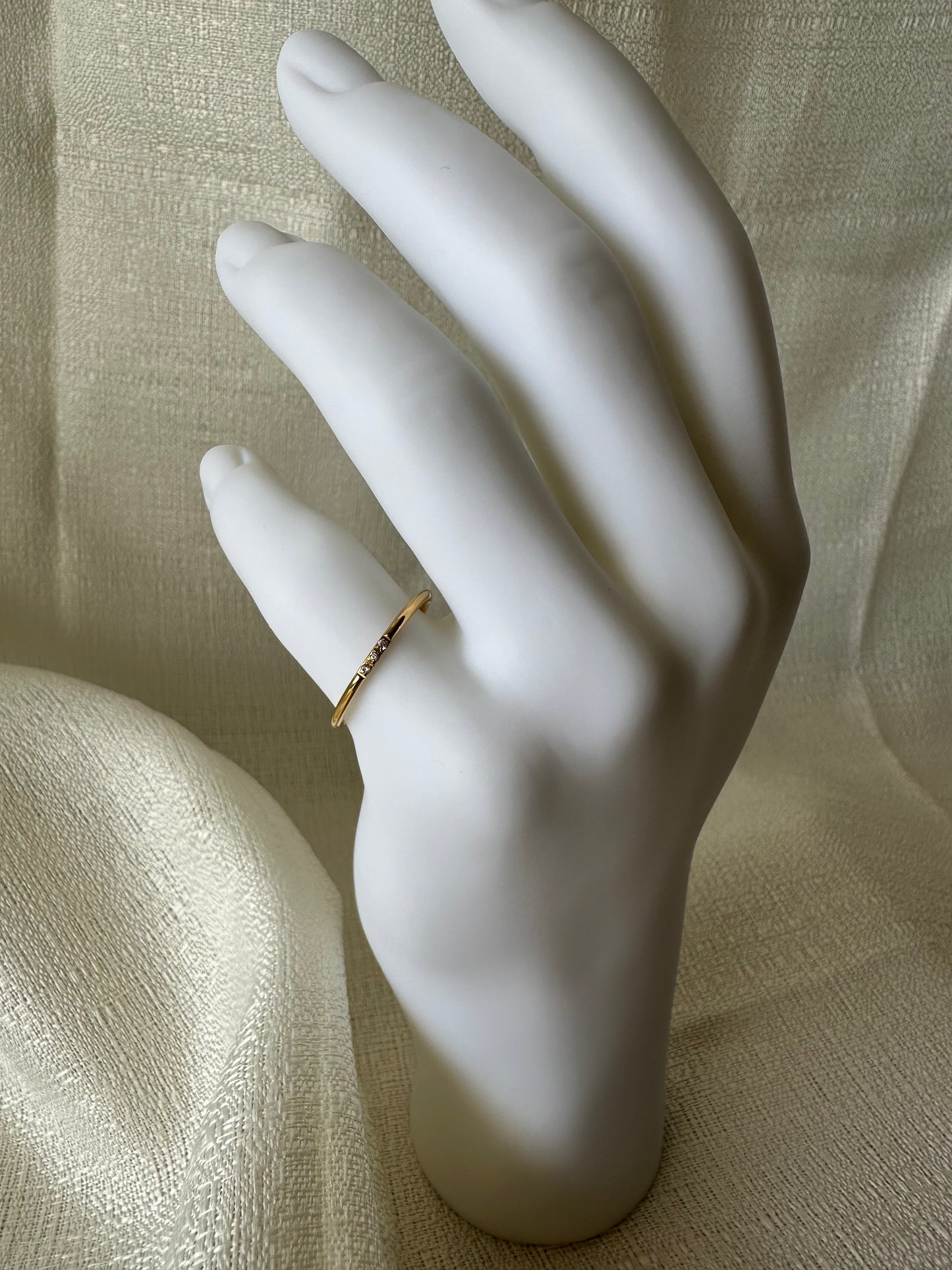 Ultra thin 3 stones ring #R0001