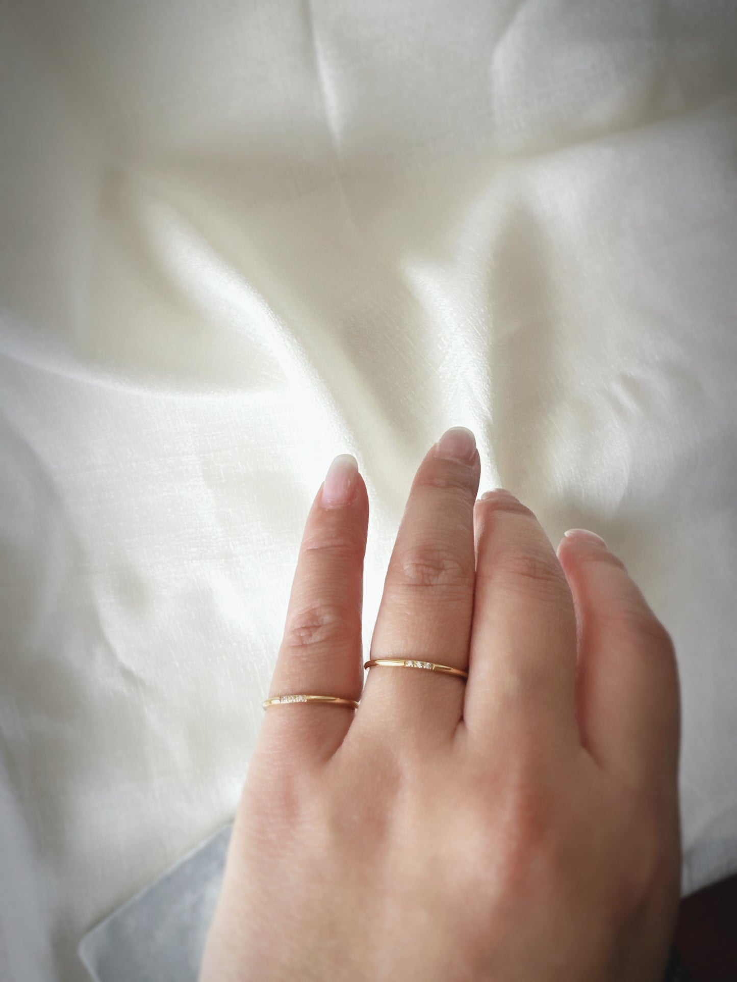 Ultra thin 3 stones ring #R0001
