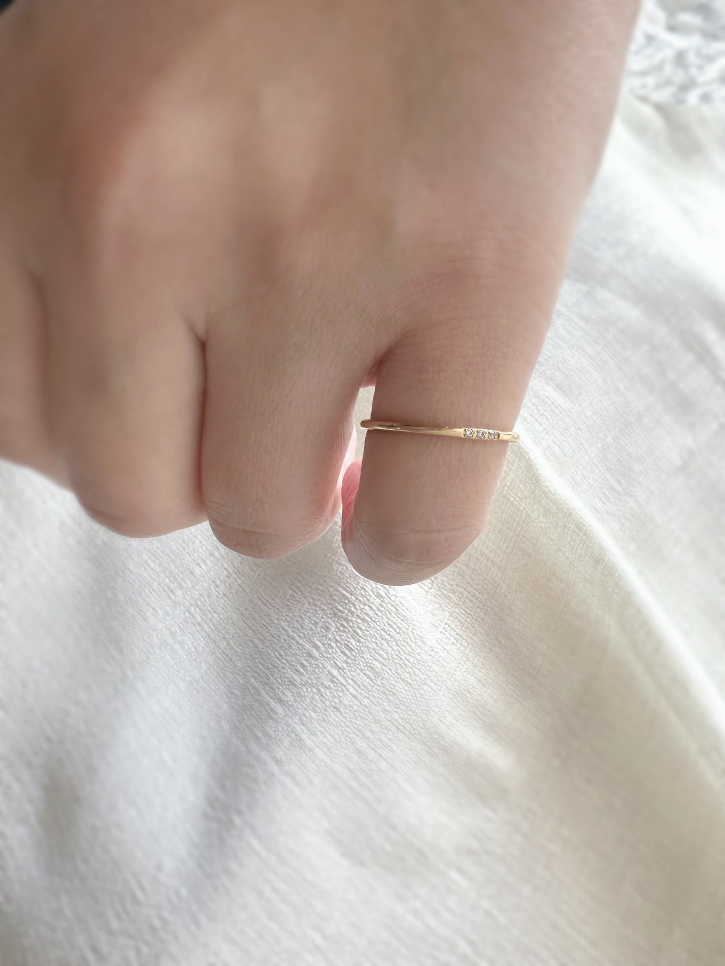 Ultra thin 3 stones ring #R0001