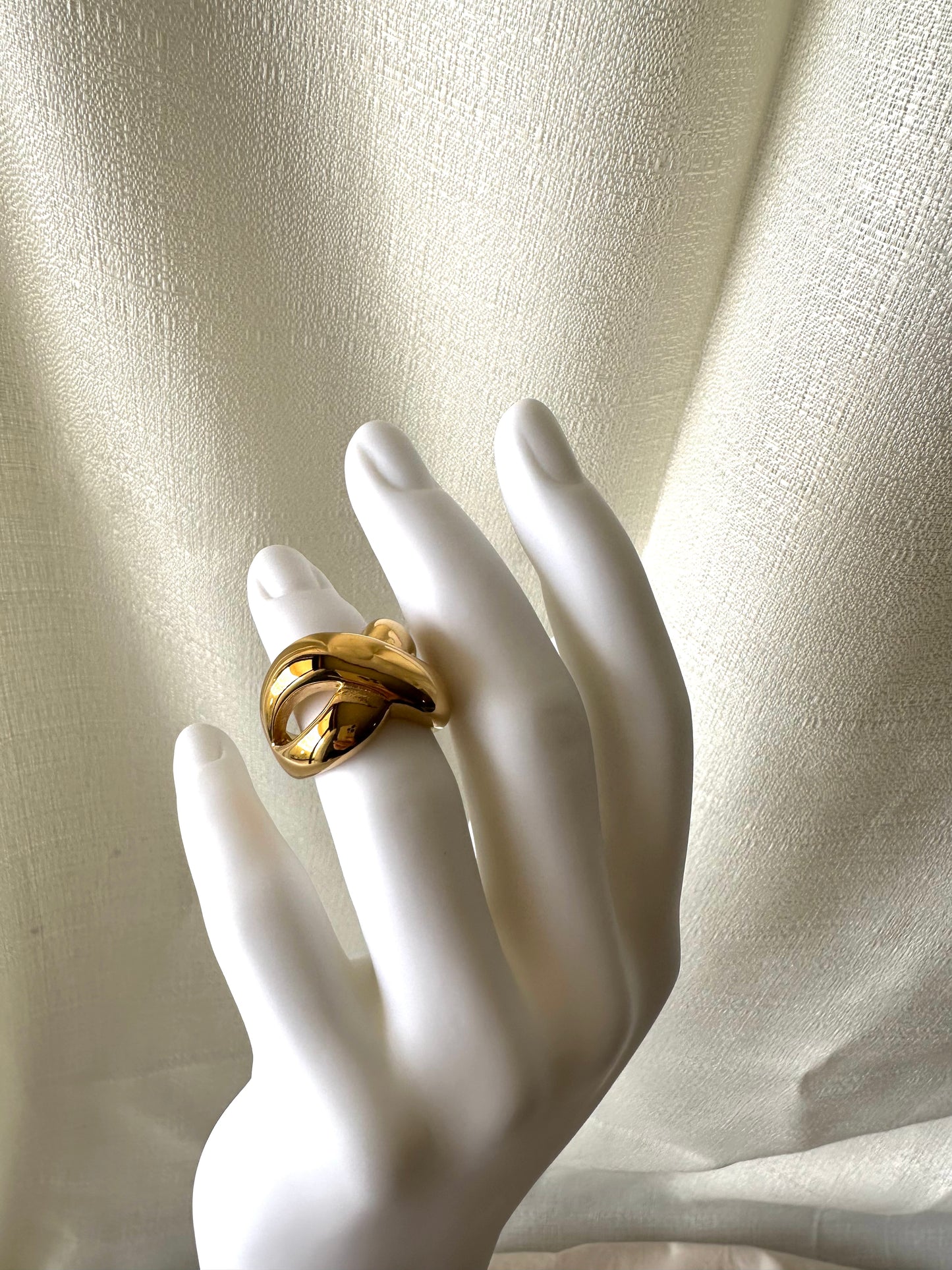 Chunky crossover ring #R0010