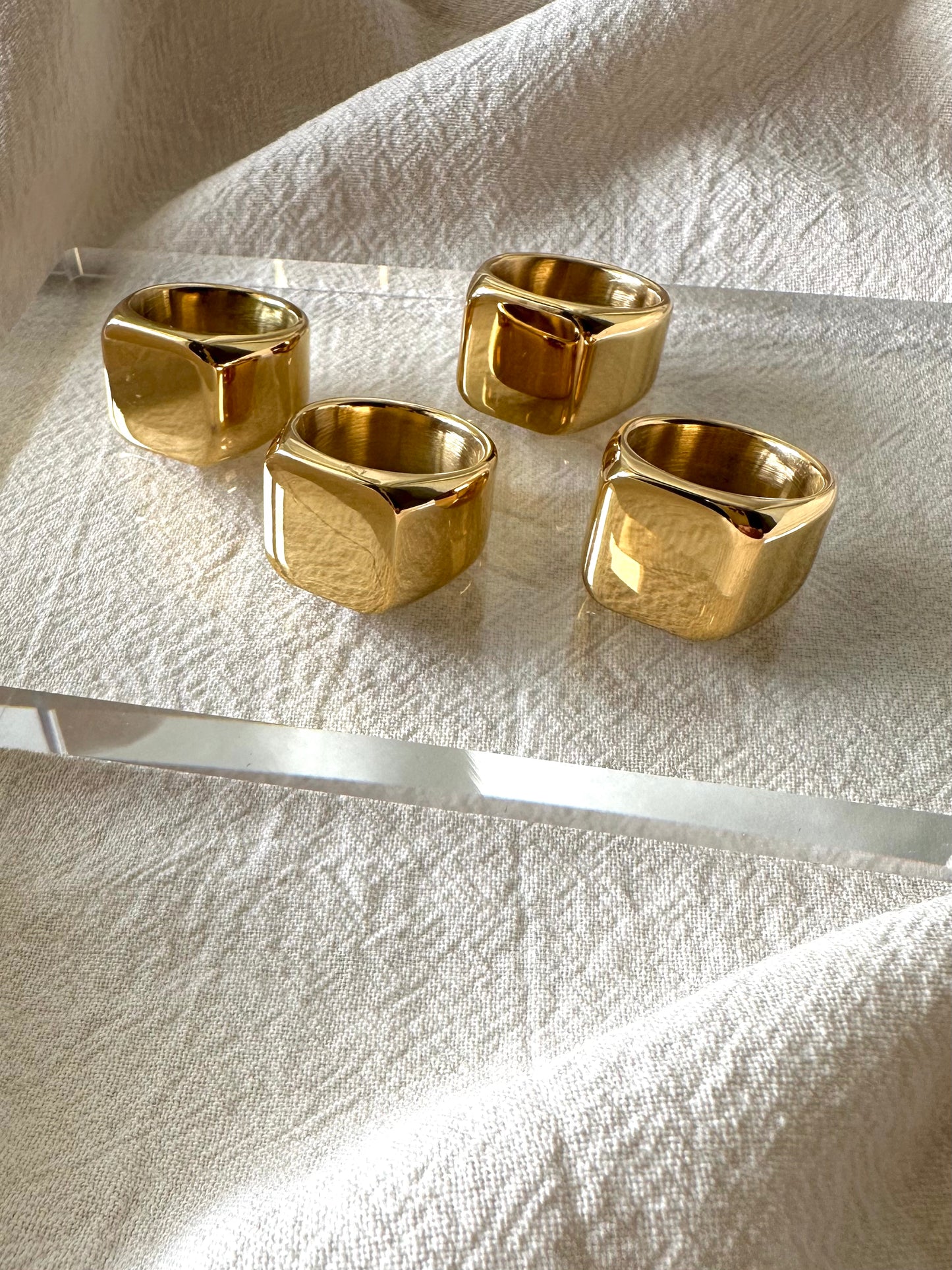 Square flat top ring #R0009