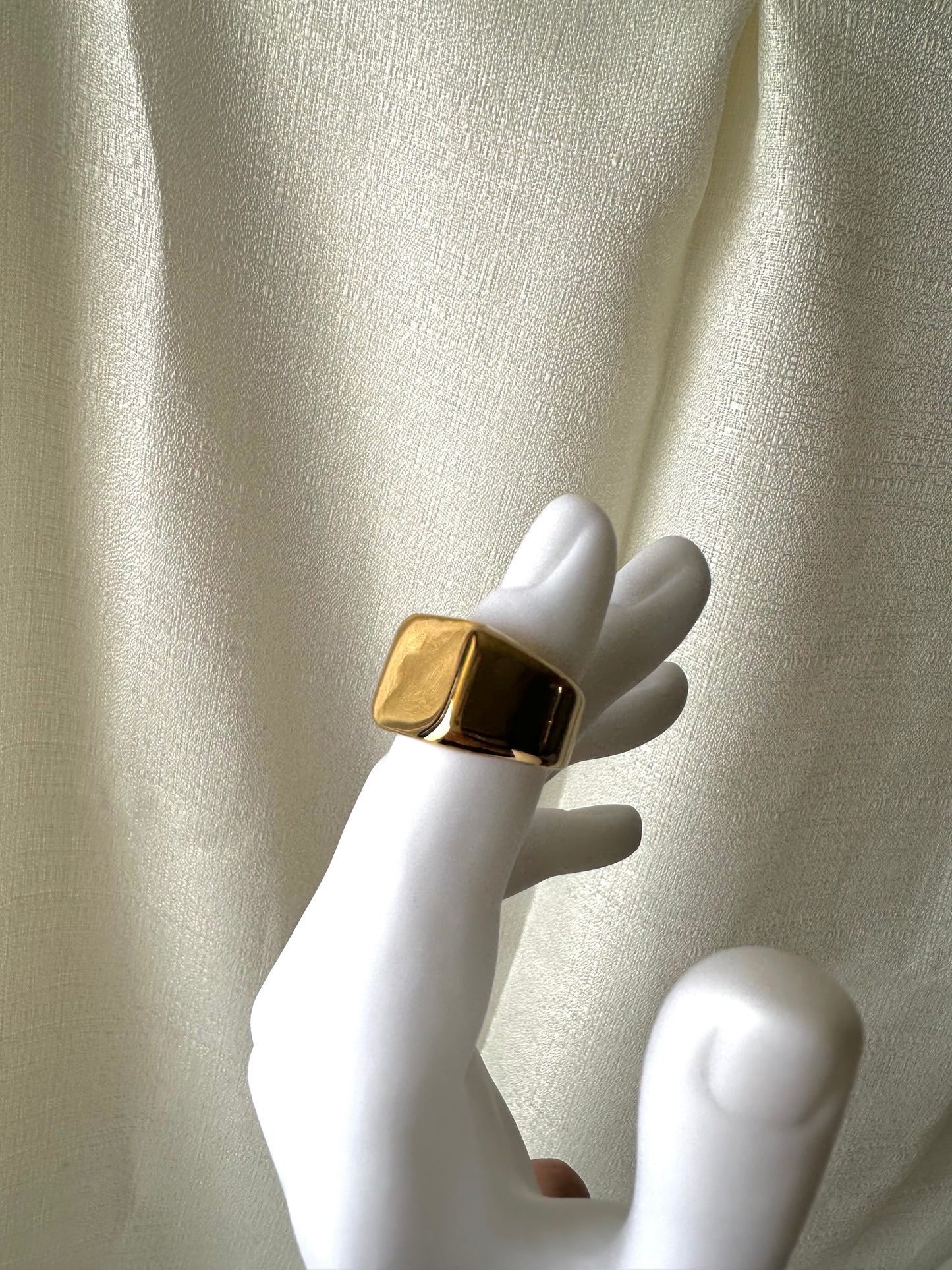 Square flat top ring #R0009