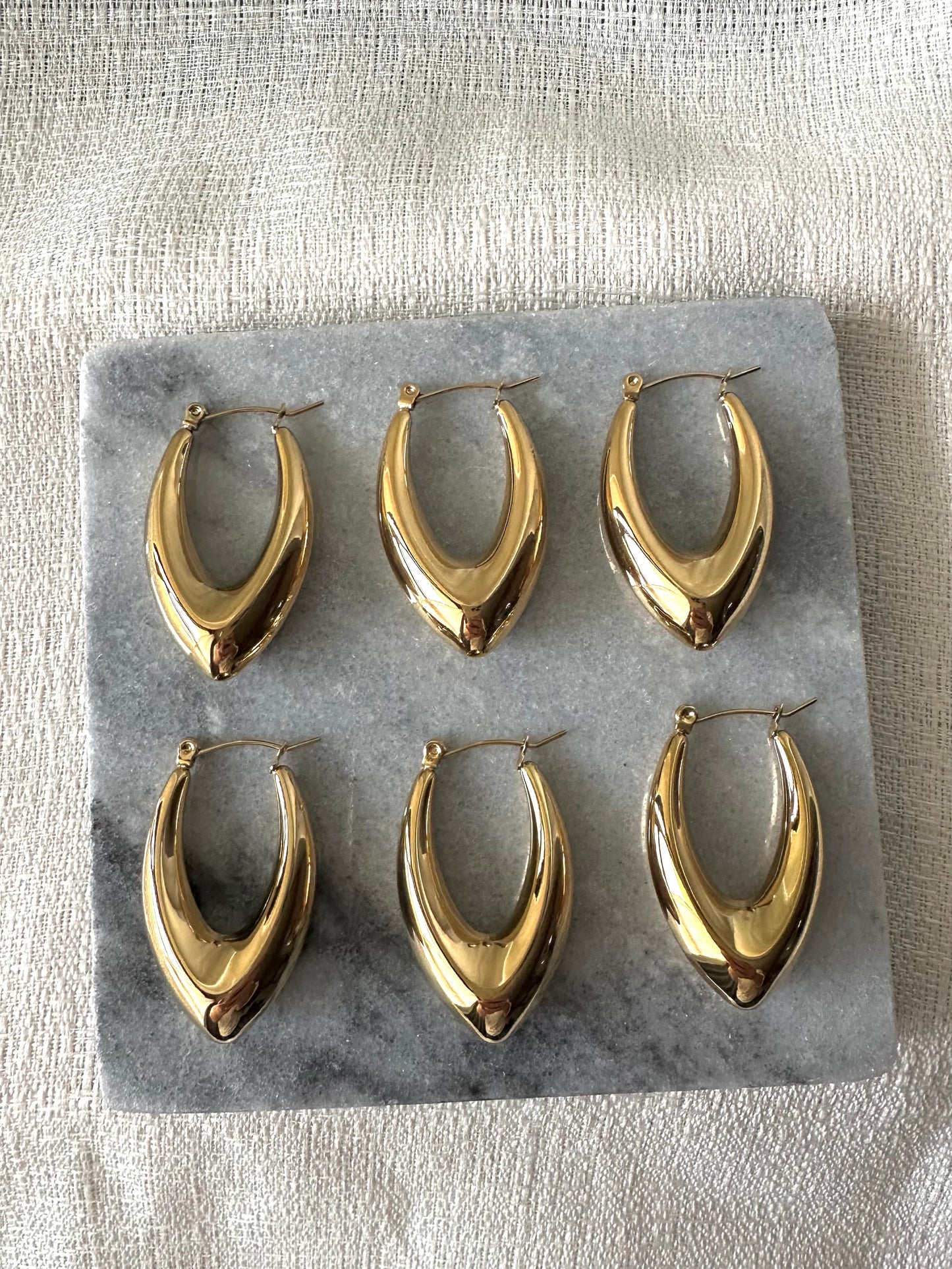 Chunky V shaped hoop earrings #E0004