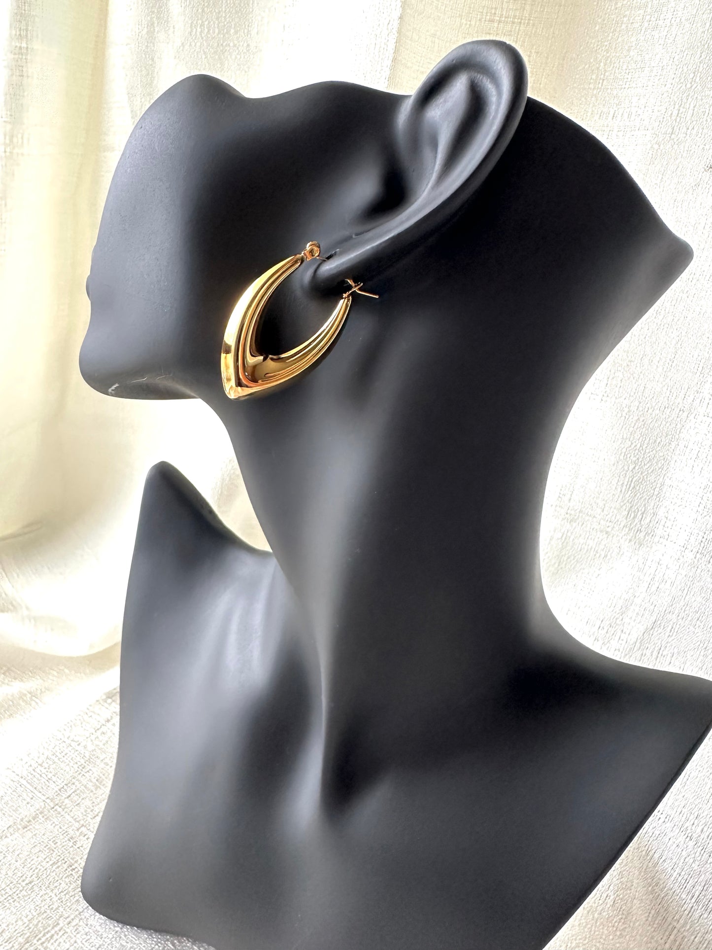 Chunky V shaped hoop earrings #E0004