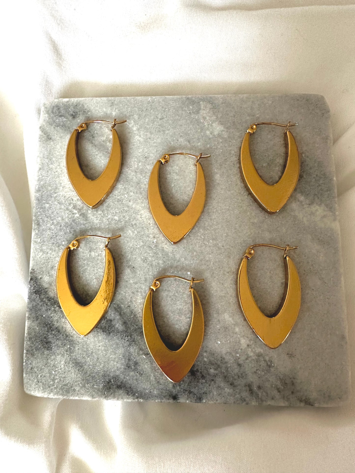 V shaped flat hoop earrings  #E0005