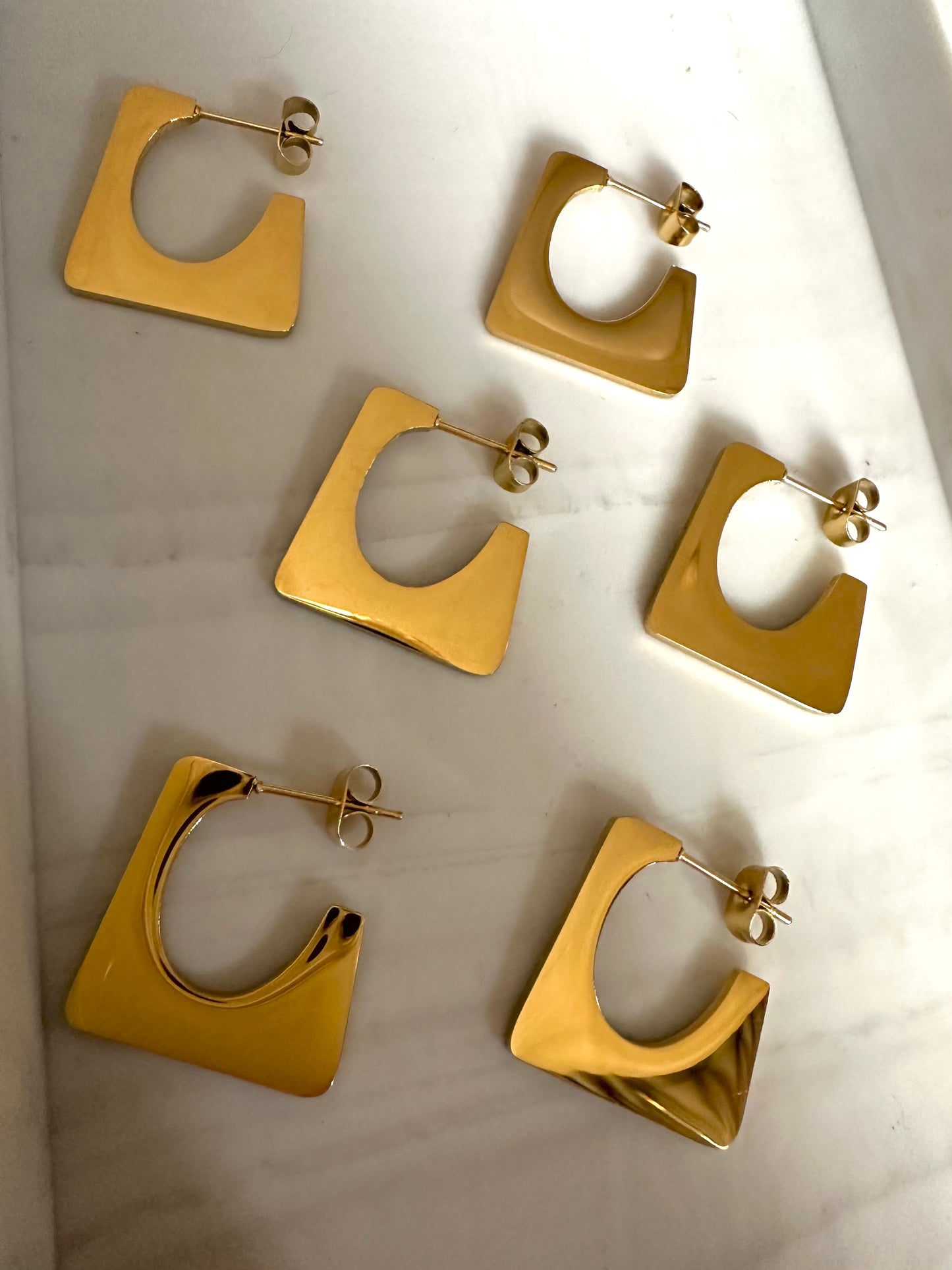 Square shaped hoop earrings #E0007