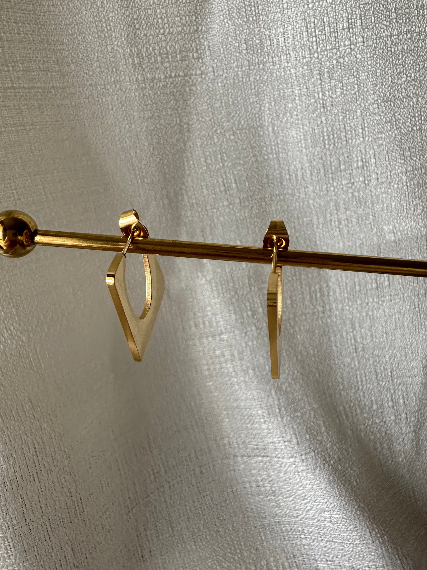 Square shaped hoop earrings #E0007