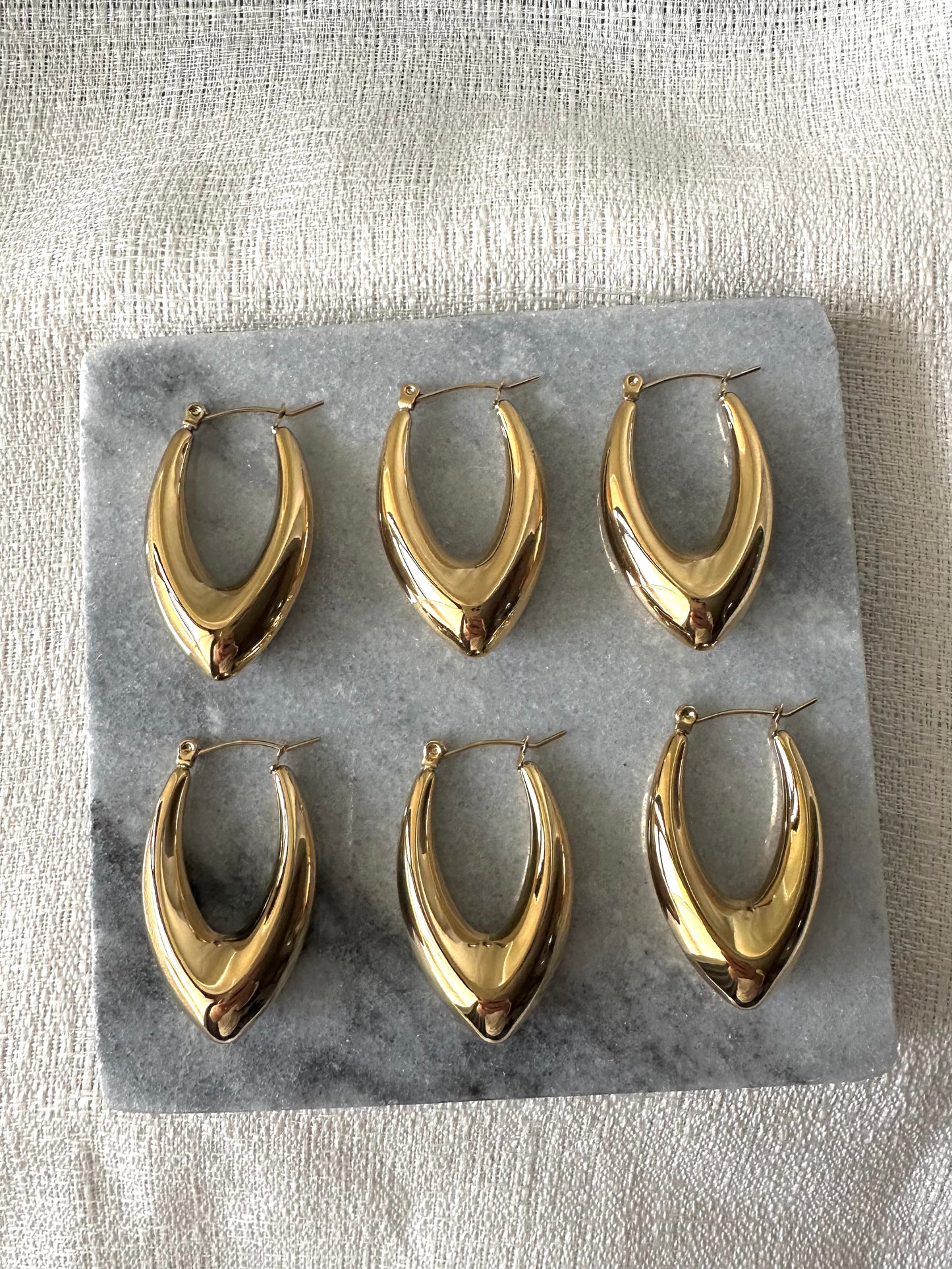 Chunky V shaped hoop earrings  #E0004