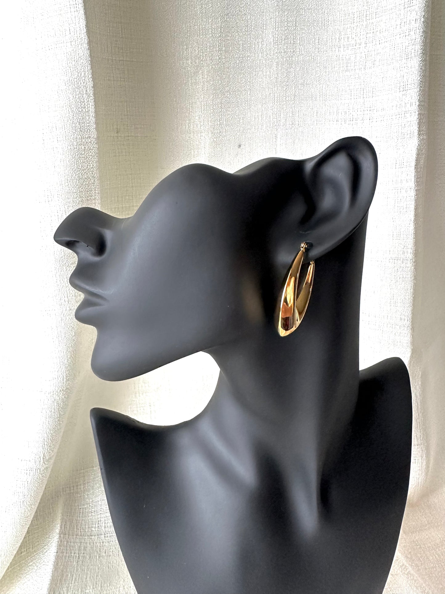 Chunky V shaped hoop earrings  #E0004