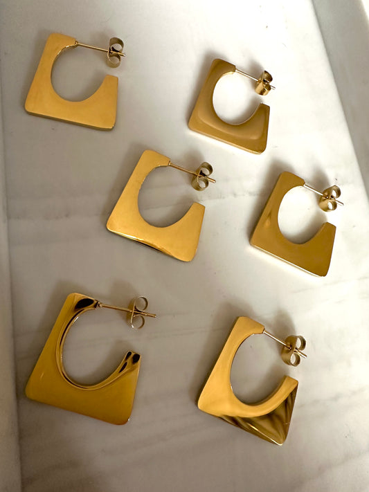 Square shaped hoop earrings  #E0007